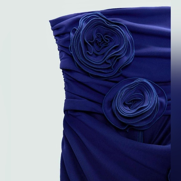 Zara NWT 3D Blue flower appliqué mini ruched strapless dress with cutout details - Picture 5 of 16
